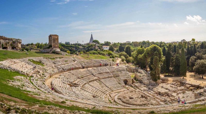 Il Teatro Greco di Siracusa / The greek theater in Syracuse